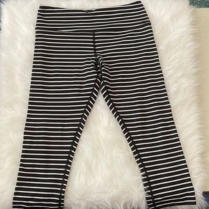 EUC Scorpio Sol striped leggings black white small similar to Lululemon